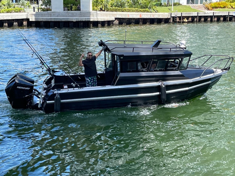 Calypso Stealth 750 family boat, max capacity 8 persons