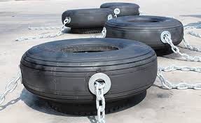 Fender using used aircraft tires  / Đệm va sử dụng lốp máy bay cũ