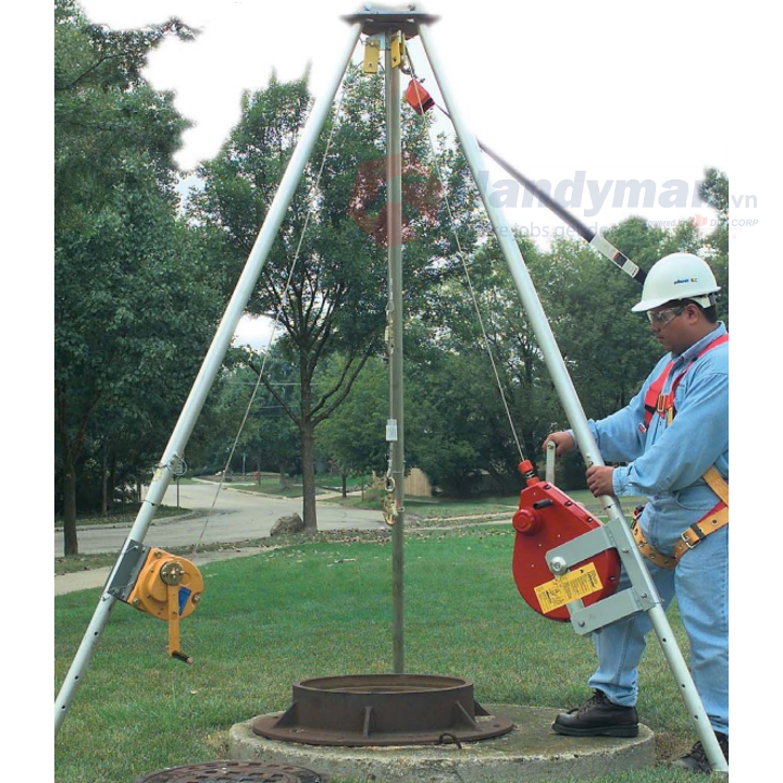 Sellstrom 10' Adjustable Tripod w/ 5500-TOT10 & one 5500-SPLATE guide pulley plate assembly part no: 5500-AT10