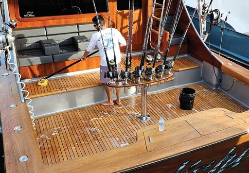 [VESINHSANTEAK] Labor for teak deck cleaning
